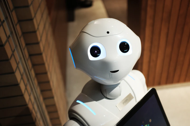 Dvoroka robotska celica za varjenje kovinskih podsklopov